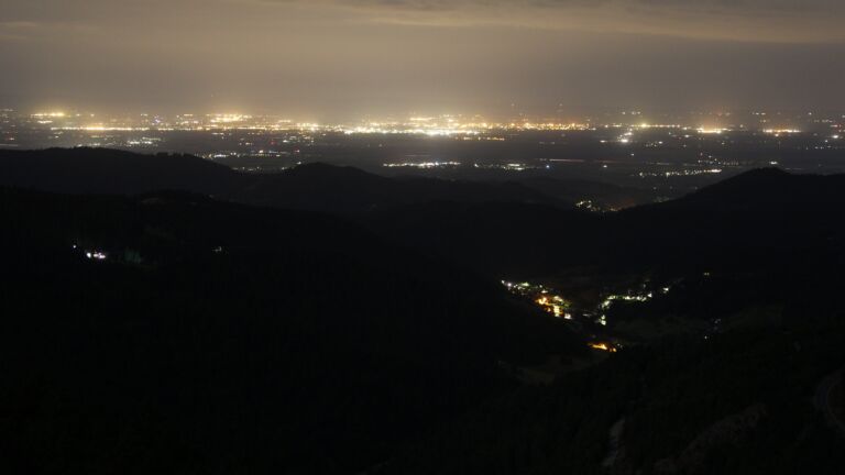 Dieses Bild zeigt eine Webcam-Aufnahme vom Achertal, aufgenommen am Mittwoch, den 16.07.2025 um 03:10 Uhr. Die Temperatur betrug 12.9°C.