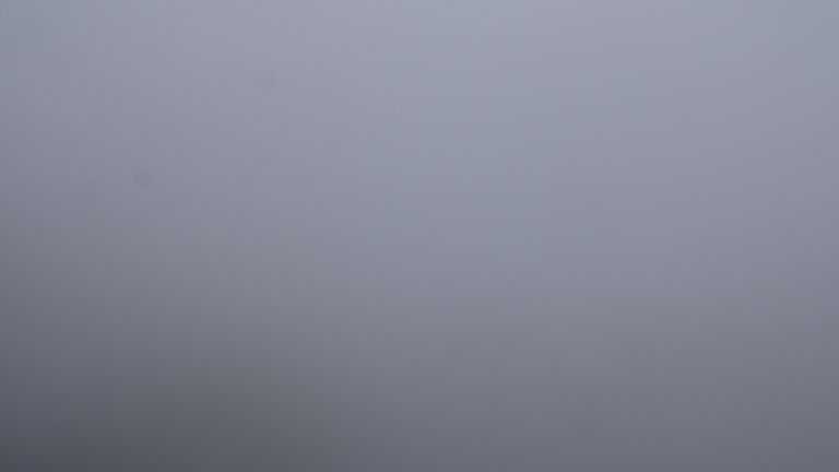 Dieses Bild zeigt eine Webcam-Aufnahme vom Achertal, aufgenommen am Montag, den 27.10.2025 um 11:50 Uhr. Die Temperatur betrug 2.7°C.