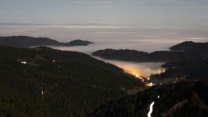 Dieses Bild zeigt eine Webcam-Aufnahme vom Achertal, aufgenommen am Freitag, den 07.11.2025 um 20:30 Uhr. Die Temperatur betrug 7.9°C.