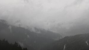 Dieses Bild zeigt eine Webcam-Aufnahme vom Achertal, aufgenommen am Dienstag, den 05.05.2026 um 18:20 Uhr. Die Temperatur betrug 8.5°C.