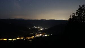Dieses Bild zeigt eine Webcam-Aufnahme vom Achertal, aufgenommen am Freitag, den 19.06.2026 um 03:20 Uhr. Die Temperatur betrug 25.5°C.