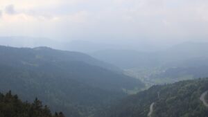 Dieses Bild zeigt eine Webcam-Aufnahme vom Achertal, aufgenommen am Donnerstag, den 07.05.2026 um 17:50 Uhr. Die Temperatur betrug 8.6°C.