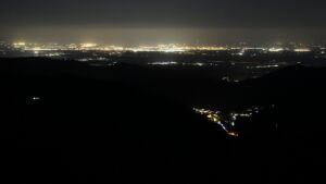 Dieses Bild zeigt eine Webcam-Aufnahme vom Achertal, aufgenommen am Mittwoch, den 08.04.2026 um 01:30 Uhr. Die Temperatur betrug 8.6°C.