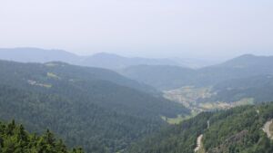 Dieses Bild zeigt eine Webcam-Aufnahme vom Achertal, aufgenommen am Samstag, den 14.06.2025 um 14:30 Uhr. Die Temperatur betrug 25.4°C.