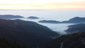 Dieses Bild zeigt eine Webcam-Aufnahme vom Achertal, aufgenommen am Freitag, den 07.11.2025 um 17:00 Uhr. Die Temperatur betrug 9.8°C.