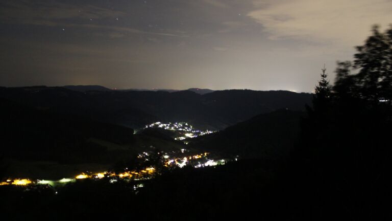 Dieses Bild zeigt eine Webcam-Aufnahme vom Achertal, aufgenommen am Dienstag, den 14.07.2026 um 02:30 Uhr. Die Temperatur betrug 25.3°C.