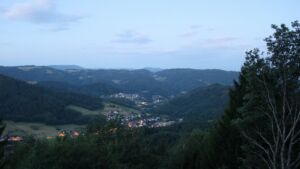 Dieses Bild zeigt eine Webcam-Aufnahme vom Achertal, aufgenommen am Donnerstag, den 06.08.2026 um 05:30 Uhr. Die Temperatur betrug 18.1°C.