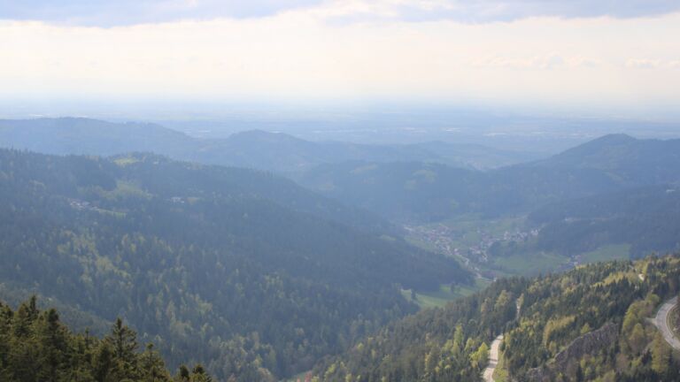 Dieses Bild zeigt eine Webcam-Aufnahme vom Achertal, aufgenommen am Dienstag, den 21.04.2026 um 16:30 Uhr. Die Temperatur betrug 4.6°C.