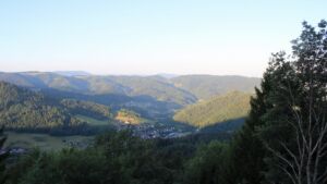 Dieses Bild zeigt eine Webcam-Aufnahme vom Achertal, aufgenommen am Dienstag, den 28.07.2026 um 07:00 Uhr. Die Temperatur betrug 16.2°C.
