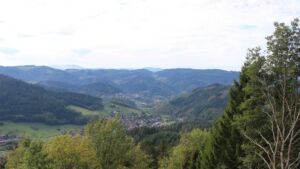 Dieses Bild zeigt eine Webcam-Aufnahme vom Achertal, aufgenommen am Freitag, den 16.10.2026 um 12:00 Uhr. Die Temperatur betrug 19.1°C.