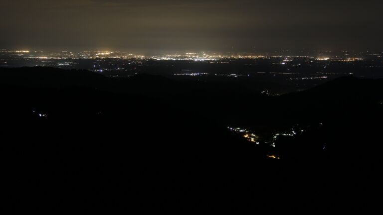 Dieses Bild zeigt eine Webcam-Aufnahme vom Achertal, aufgenommen am Mittwoch, den 21.05.2025 um 00:30 Uhr. Die Temperatur betrug 12.8°C.