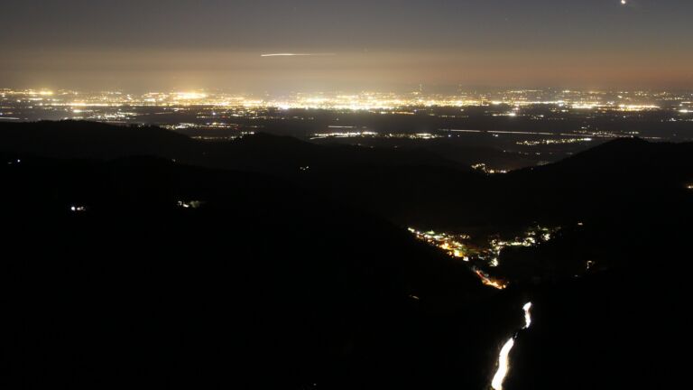 Dieses Bild zeigt eine Webcam-Aufnahme vom Achertal, aufgenommen am Dienstag, den 07.04.2026 um 21:40 Uhr. Die Temperatur betrug 10°C.