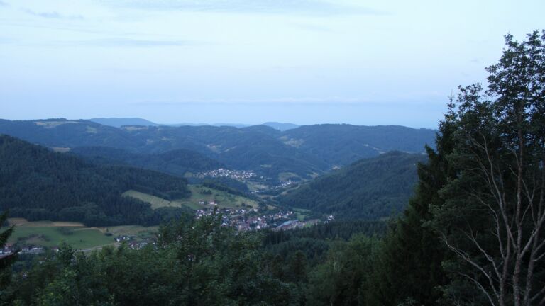 Dieses Bild zeigt eine Webcam-Aufnahme vom Achertal, aufgenommen am Montag, den 06.07.2026 um 05:30 Uhr. Die Temperatur betrug 15.2°C.