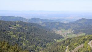 Dieses Bild zeigt eine Webcam-Aufnahme vom Achertal, aufgenommen am Montag, den 27.04.2026 um 11:20 Uhr. Die Temperatur betrug 15.5°C.