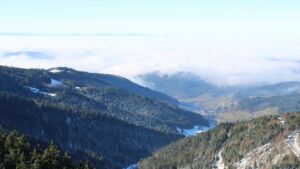 Dieses Bild zeigt eine Webcam-Aufnahme vom Achertal, aufgenommen am Samstag, den 22.11.2025 um 12:00 Uhr. Die Temperatur betrug -2.1°C.