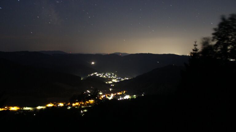 Dieses Bild zeigt eine Webcam-Aufnahme vom Achertal, aufgenommen am Dienstag, den 23.06.2026 um 03:10 Uhr. Die Temperatur betrug 24.9°C.