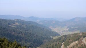 Dieses Bild zeigt eine Webcam-Aufnahme vom Achertal, aufgenommen am Montag, den 23.03.2026 um 09:30 Uhr. Die Temperatur betrug 6.9°C.