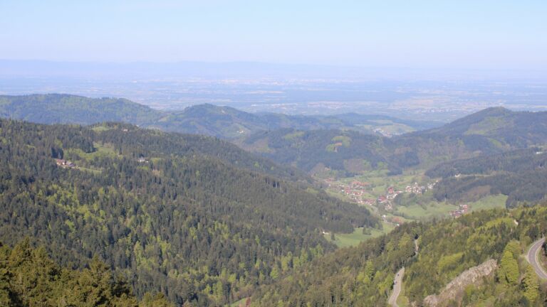 Dieses Bild zeigt eine Webcam-Aufnahme vom Achertal, aufgenommen am Sonntag, den 26.04.2026 um 09:30 Uhr. Die Temperatur betrug 8.6°C.