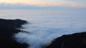 Dieses Bild zeigt eine Webcam-Aufnahme vom Achertal, aufgenommen am Montag, den 22.12.2025 um 16:20 Uhr. Die Temperatur betrug 7.1°C.