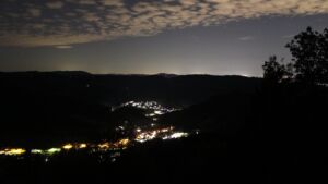Dieses Bild zeigt eine Webcam-Aufnahme vom Achertal, aufgenommen am Dienstag, den 15.09.2026 um 04:30 Uhr. Die Temperatur betrug 18.1°C.