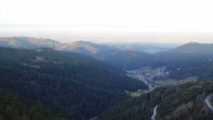 Dieses Bild zeigt eine Webcam-Aufnahme vom Achertal, aufgenommen am Dienstag, den 09.12.2025 um 08:40 Uhr. Die Temperatur betrug 10.4°C.