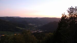 Dieses Bild zeigt eine Webcam-Aufnahme vom Achertal, aufgenommen am Montag, den 21.09.2026 um 20:00 Uhr. Die Temperatur betrug 13.6°C.