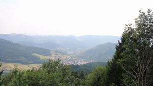 Dieses Bild zeigt eine Webcam-Aufnahme vom Achertal, aufgenommen am Donnerstag, den 30.07.2026 um 15:40 Uhr. Die Temperatur betrug 32.6°C.