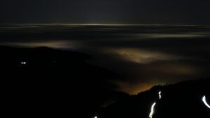 Dieses Bild zeigt eine Webcam-Aufnahme vom Achertal, aufgenommen am Montag, den 22.12.2025 um 20:00 Uhr. Die Temperatur betrug 4.6°C.