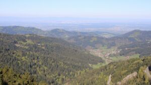 Dieses Bild zeigt eine Webcam-Aufnahme vom Achertal, aufgenommen am Freitag, den 24.04.2026 um 09:00 Uhr. Die Temperatur betrug 12.9°C.