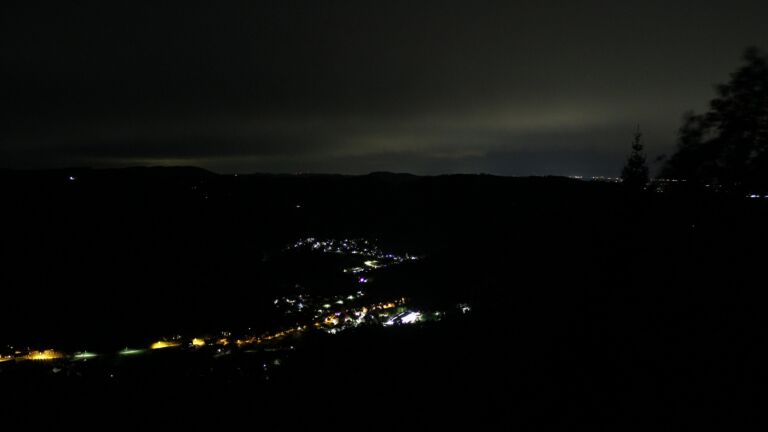 Dieses Bild zeigt eine Webcam-Aufnahme vom Achertal, aufgenommen am Freitag, den 23.10.2026 um 06:50 Uhr. Die Temperatur betrug 9.6°C.