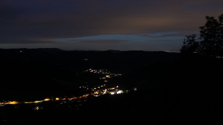 Dieses Bild zeigt eine Webcam-Aufnahme vom Achertal, aufgenommen am Dienstag, den 13.10.2026 um 06:50 Uhr. Die Temperatur betrug 10.9°C.