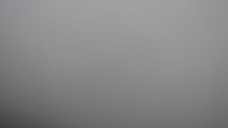 Dieses Bild zeigt eine Webcam-Aufnahme vom Achertal, aufgenommen am Sonntag, den 26.10.2025 um 07:30 Uhr. Die Temperatur betrug -0.1°C.