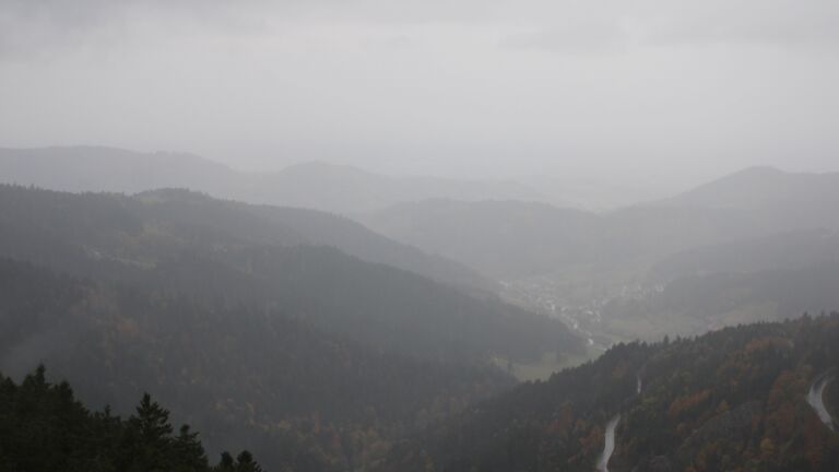 Dieses Bild zeigt eine Webcam-Aufnahme vom Achertal, aufgenommen am Montag, den 20.10.2025 um 10:50 Uhr. Die Temperatur betrug 8.6°C.