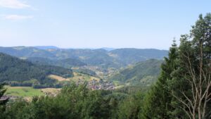 Dieses Bild zeigt eine Webcam-Aufnahme vom Achertal, aufgenommen am Sonntag, den 21.06.2026 um 10:20 Uhr. Die Temperatur betrug 25°C.