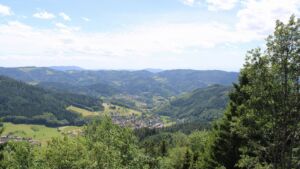 Dieses Bild zeigt eine Webcam-Aufnahme vom Achertal, aufgenommen am Samstag, den 13.06.2026 um 14:50 Uhr. Die Temperatur betrug 24.5°C.