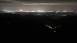 Dieses Bild zeigt eine Webcam-Aufnahme vom Achertal, aufgenommen am Mittwoch, den 17.09.2025 um 04:00 Uhr. Die Temperatur betrug 7.8°C.