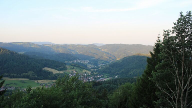Dieses Bild zeigt eine Webcam-Aufnahme vom Achertal, aufgenommen am Samstag, den 27.06.2026 um 06:20 Uhr. Die Temperatur betrug 29°C.