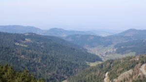 Dieses Bild zeigt eine Webcam-Aufnahme vom Achertal, aufgenommen am Dienstag, den 24.03.2026 um 10:50 Uhr. Die Temperatur betrug 9.8°C.