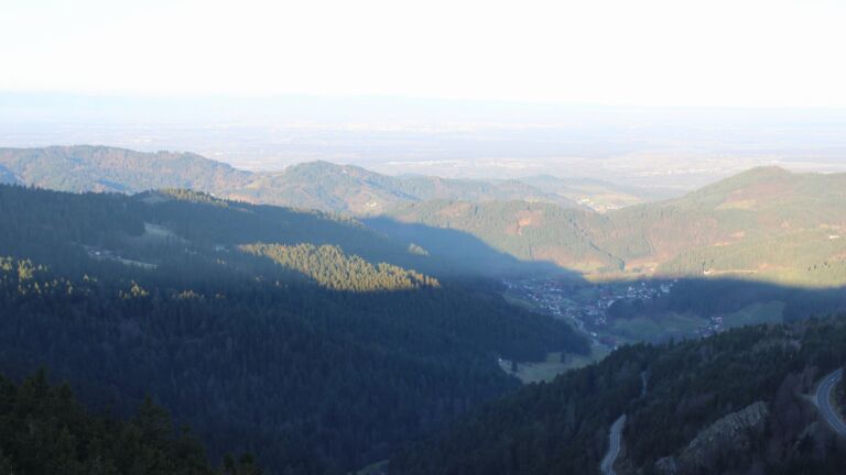 Dieses Bild zeigt eine Webcam-Aufnahme vom Achertal, aufgenommen am Montag, den 02.03.2026 um 08:00 Uhr. Die Temperatur betrug 5.2°C.