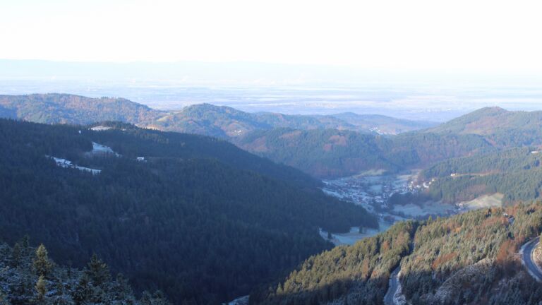 Dieses Bild zeigt eine Webcam-Aufnahme vom Achertal, aufgenommen am Dienstag, den 18.11.2025 um 09:20 Uhr. Die Temperatur betrug -1.3°C.