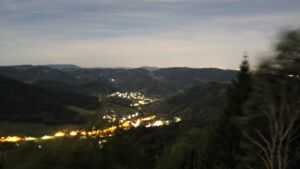 Dieses Bild zeigt eine Webcam-Aufnahme vom Achertal, aufgenommen am Dienstag, den 29.09.2026 um 00:00 Uhr. Die Temperatur betrug 22.3°C.