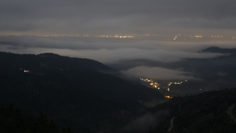 Dieses Bild zeigt eine Webcam-Aufnahme vom Achertal, aufgenommen am Donnerstag, den 09.10.2025 um 02:30 Uhr. Die Temperatur betrug 9.9°C.