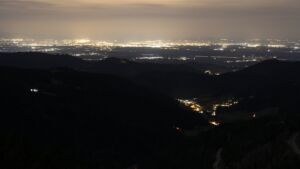 Dieses Bild zeigt eine Webcam-Aufnahme vom Achertal, aufgenommen am Mittwoch, den 10.12.2025 um 05:00 Uhr. Die Temperatur betrug 7.8°C.