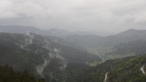 Dieses Bild zeigt eine Webcam-Aufnahme vom Achertal, aufgenommen am Dienstag, den 05.05.2026 um 18:40 Uhr. Die Temperatur betrug 8.3°C.