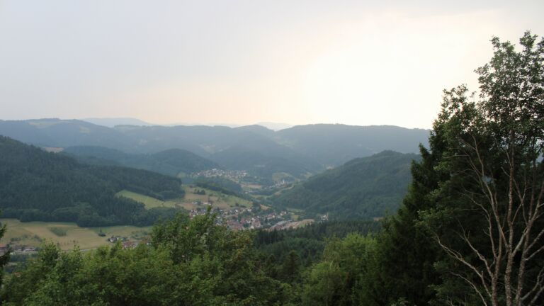 Dieses Bild zeigt eine Webcam-Aufnahme vom Achertal, aufgenommen am Donnerstag, den 30.07.2026 um 18:00 Uhr. Die Temperatur betrug 25.4°C.