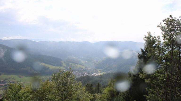 Dieses Bild zeigt eine Webcam-Aufnahme vom Achertal, aufgenommen am Mittwoch, den 16.09.2026 um 15:50 Uhr. Die Temperatur betrug 14.2°C.