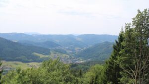 Dieses Bild zeigt eine Webcam-Aufnahme vom Achertal, aufgenommen am Mittwoch, den 15.07.2026 um 14:10 Uhr. Die Temperatur betrug 26.4°C.