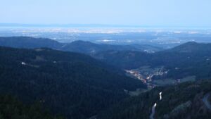 Dieses Bild zeigt eine Webcam-Aufnahme vom Achertal, aufgenommen am Dienstag, den 09.12.2025 um 07:30 Uhr. Die Temperatur betrug 9.9°C.