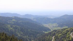 Dieses Bild zeigt eine Webcam-Aufnahme vom Achertal, aufgenommen am Montag, den 27.04.2026 um 16:20 Uhr. Die Temperatur betrug 15.8°C.