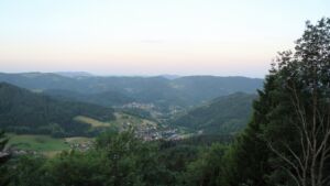 Dieses Bild zeigt eine Webcam-Aufnahme vom Achertal, aufgenommen am Mittwoch, den 17.06.2026 um 05:40 Uhr. Die Temperatur betrug 16.6°C.